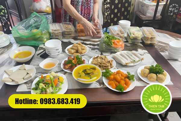 Mâm cỗ chay cúng Rằm với món ăn truyền thống Việt