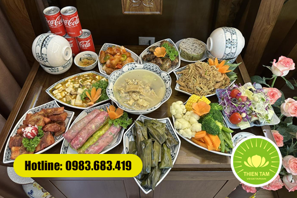 Nguyên liệu mâm cỗ chay tươi ngon, đa dạng màu sắc và cân bằng hương vị