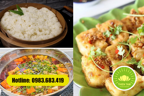 Xôi trắng, canh rau củ và đậu chiên – đại diện cho sự tinh khiết và biết ơn mùa Vu Lan.