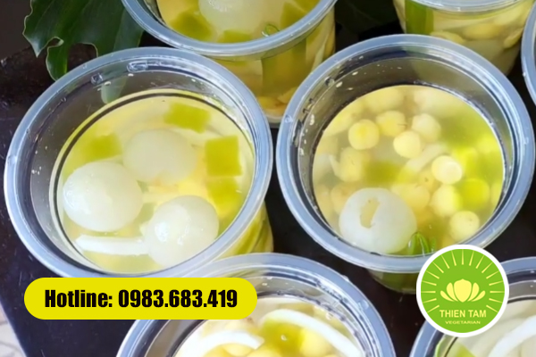 Chè sen long nhãn thanh mát – món tráng miệng tinh tế trong cỗ chay