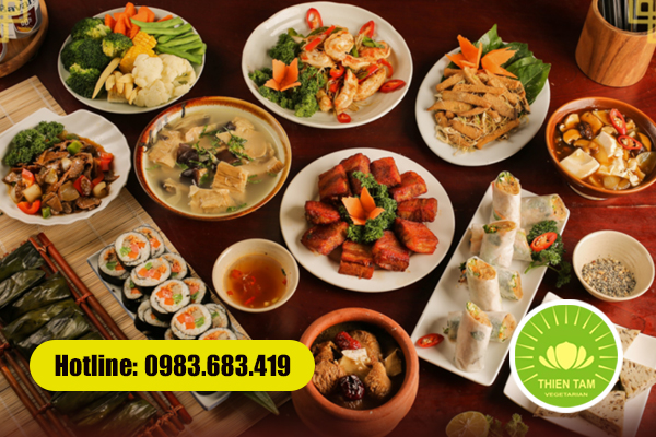 Mâm cỗ chay 9 – 12 món đầy đủ món xào, canh, xôi, tráng miệng – chuẩn lễ