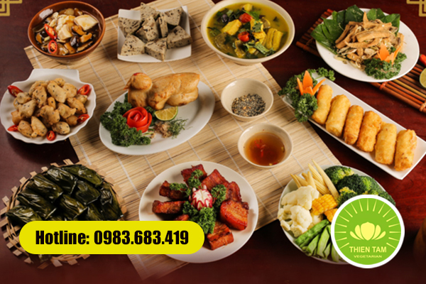 Mâm cỗ chay Sum Vầy phong phú món ngon đầy đủ viên mãn