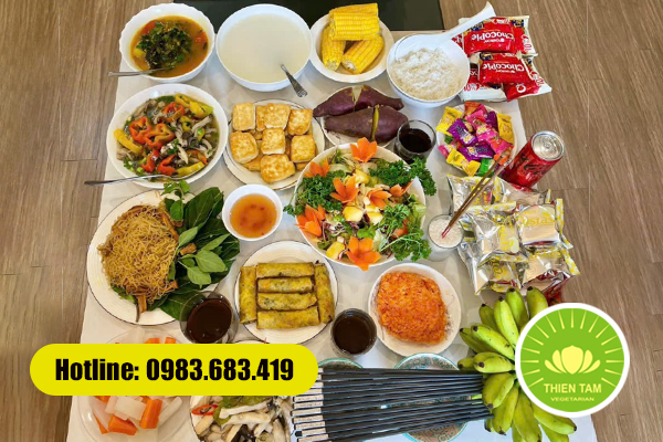 Mâm cỗ chay Rằm tháng 7 với món nem chay ngon, đậu phụ chiên giòn…